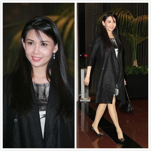 "港风来袭"邱淑贞太有气质,身穿黑色薄外套,自带满满港风气