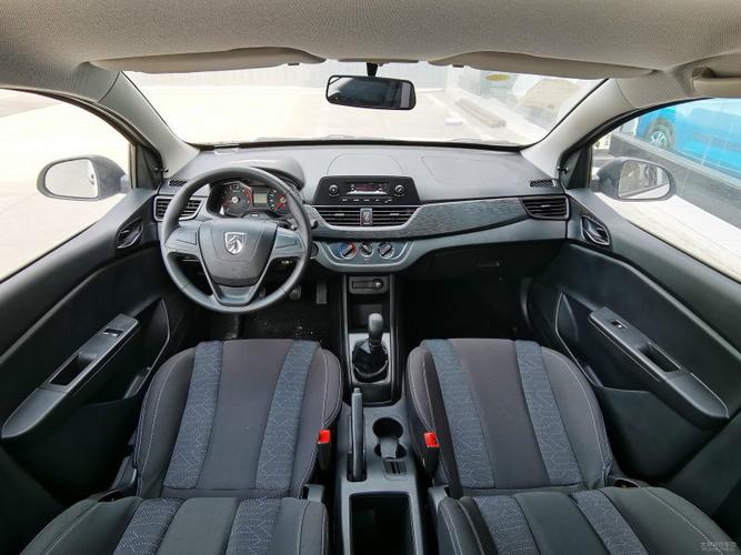 宝骏310自动挡落地价多少?