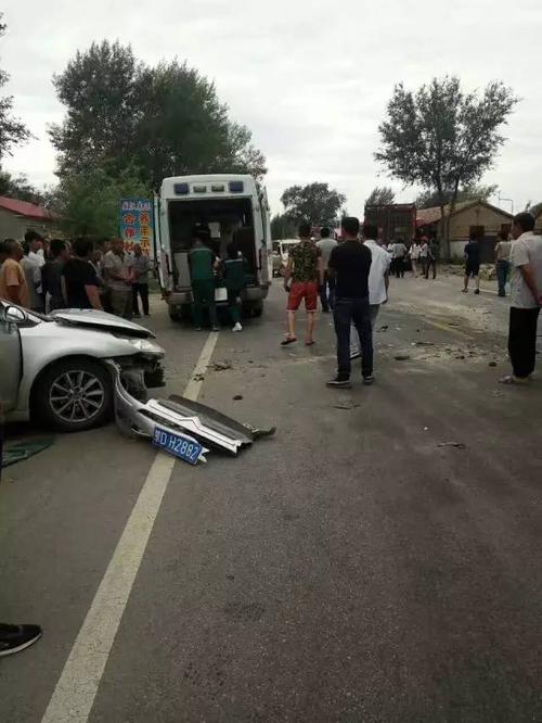 赤峰发生一起惨烈车祸!车被撞碎人够呛!现场碰撞视频曝光!
