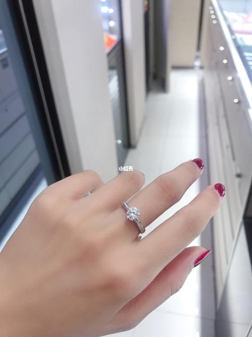 周大福一克拉钻戒95_钻戒_周大福怎么样_时尚_配饰