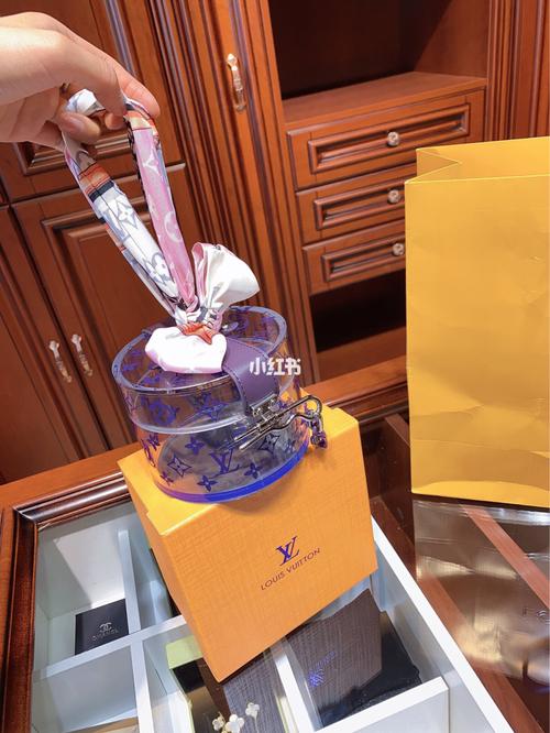 lv新款限量透明盒子包收纳盒_收纳盒_盒子包_路易威登