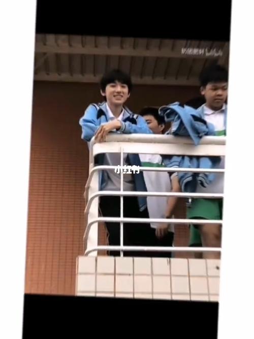 今天来到了星海中学,也就是宋亚轩的母校, 走过他走过的路.