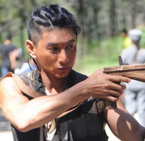 【图】向着胜利向前冲演员表阵容强大至极 看吴奇隆精湛演技