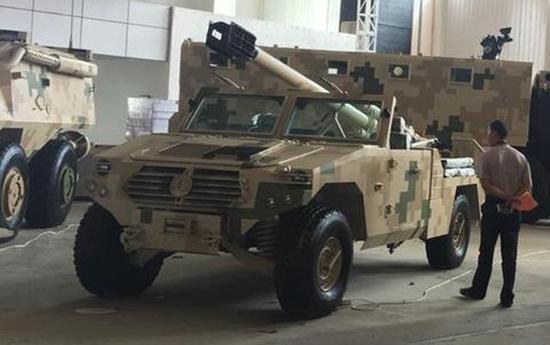 >> 内容   猛士sh9轻型120迫榴炮   在中美两军中,120mm迫击炮都是