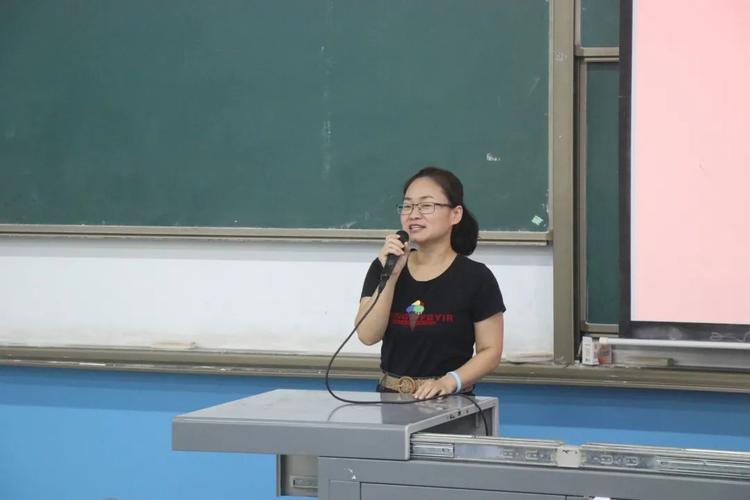系教师代表孙莉莉副教授讲话
