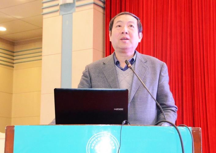 清华大学建筑设计研究院院长侯建群作专题报告