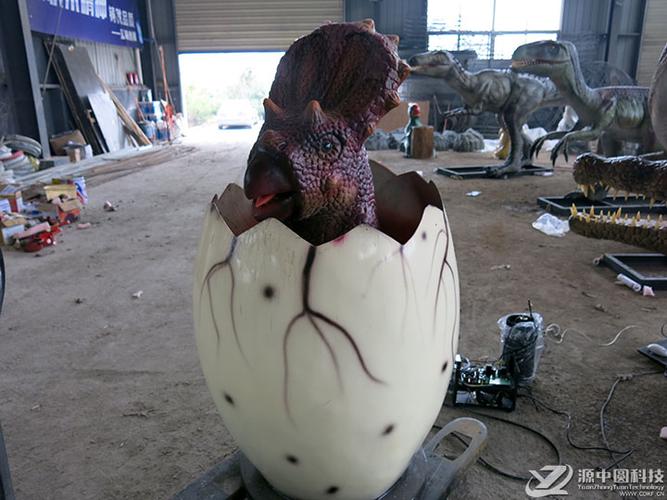 破壳而出的三角龙