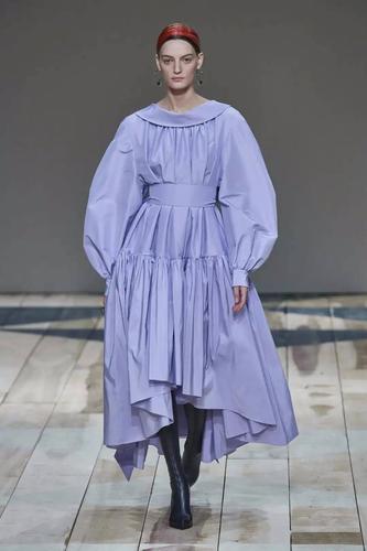 各种花样褶皱设计,让服装更有立体感