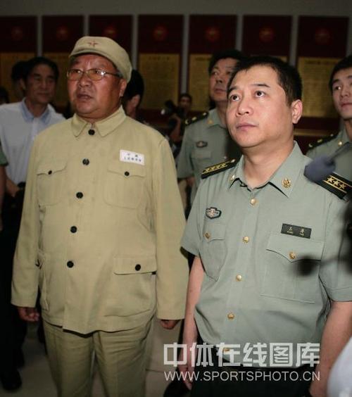 李双江军衔少将 盘点中国文体圈的将军们