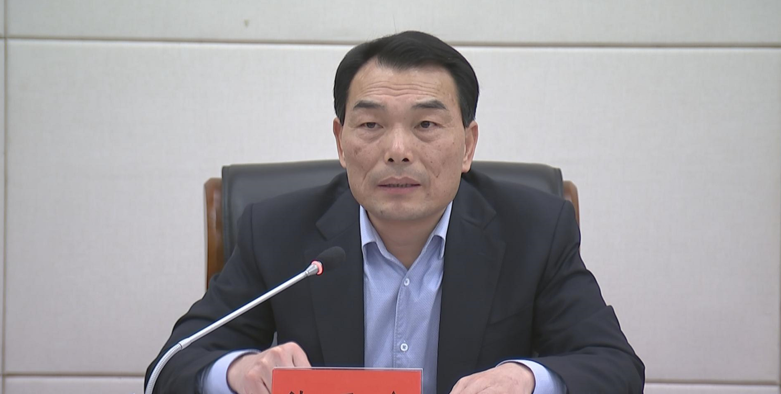 委员会第六次全体会议,县人大常委会主任黄芝亮,县领导吴华,陈奇勇