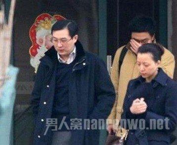 董卿的老公和孩子是谁