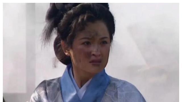 在长坂坡时,饰演甘糜二夫人的演员分别是郭淑萍和王璐瑶