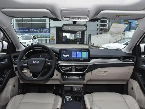 2021款福克斯实车到店,换新中网,内饰有亮点