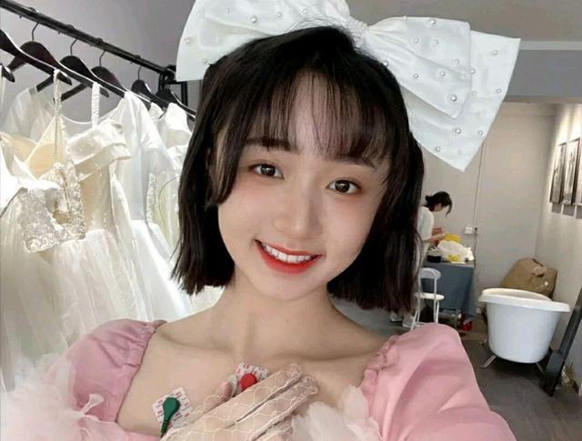 辛巴旗下艺人徐婕澄清与赵梦澈复合的传闻并称二人约定顶峰相见