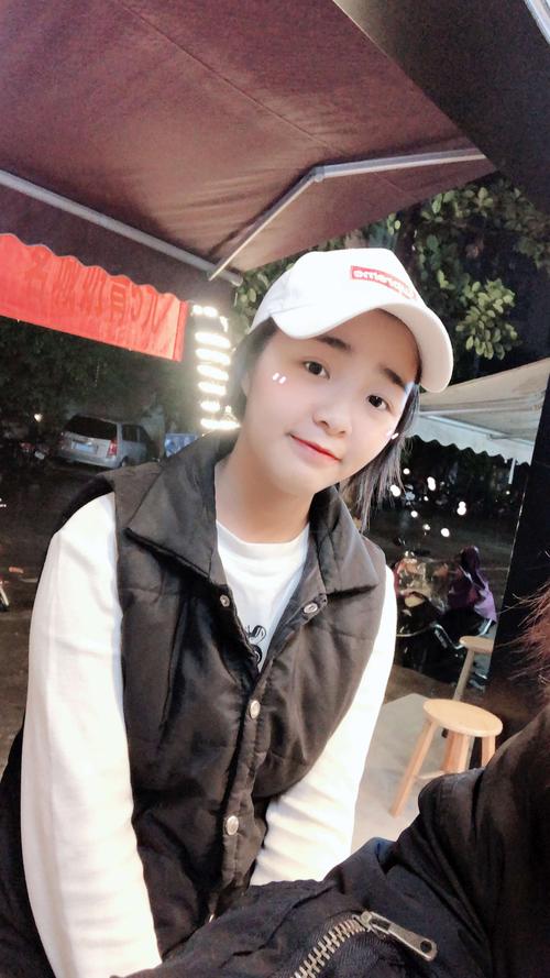 2018时的小丹丹 无论遇到了什么. 都要笑着过