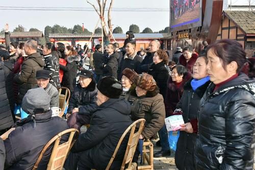 2019年正月初一,郫都区唐昌先锋村,农夫记忆广场,举行农夫闹新春民俗