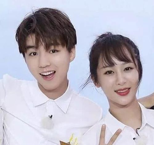 王俊凯叫杨紫为"姐姐",有谁注意他对迪丽热巴的称呼?太调皮!