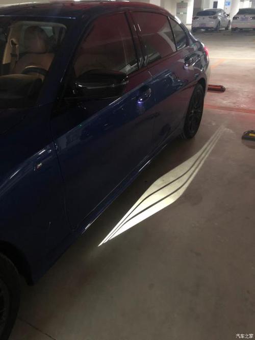 宝马3系提车作业325长轴耀夜蒂芒蓝