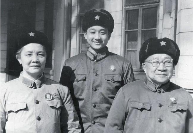 张云逸之孙张晓龙:党史很重要的一部分就是军史_华东