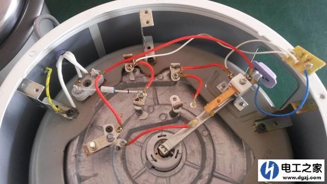 美的智能电饭煲接通电源后烧保险管是什么原因