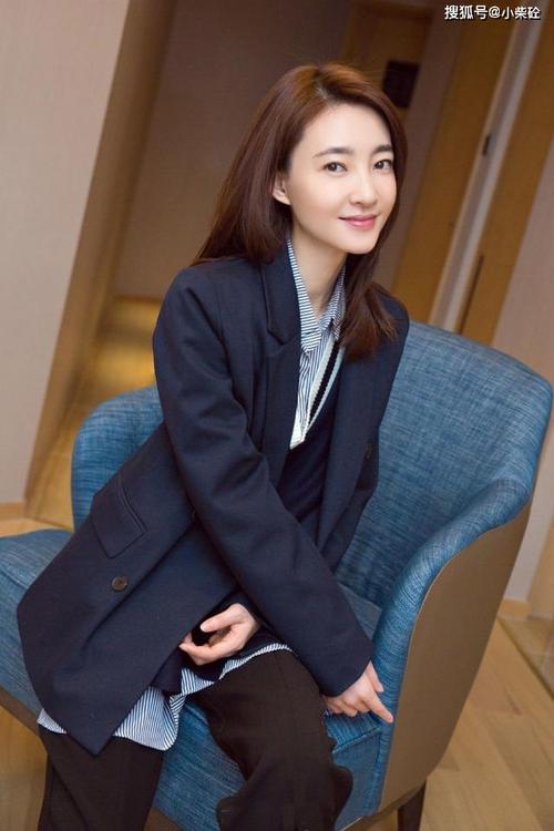 八位女神的"西装"造型,谁才是"西装暴徒"