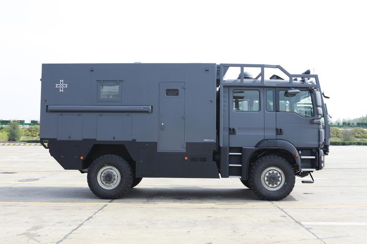 阿莫迪罗挑战者d1型越野房车曼tgm4x4armadillodefier1mantgm4x4man