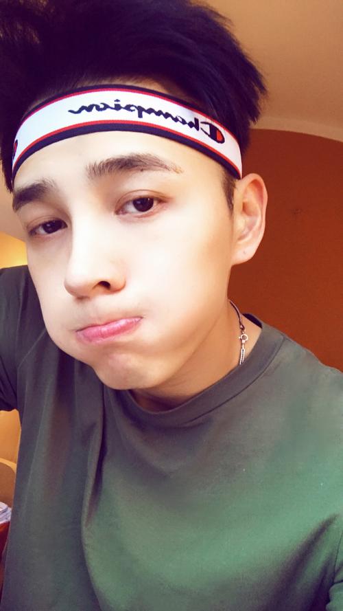 头像图片 发型图片 1/6 2/6 3/6 4/6 5/6 6/6 上一组图 下一组图 洪尧