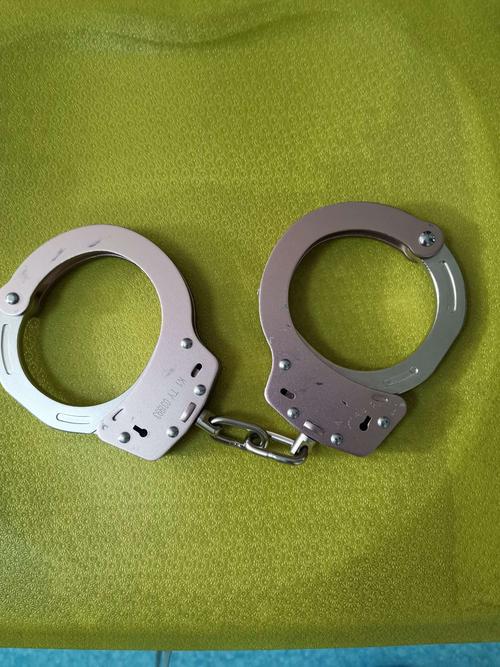 手铐!这是真的