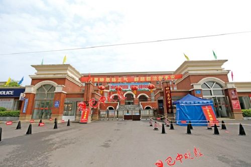 巴中中学兴文校区校门设置师生通道