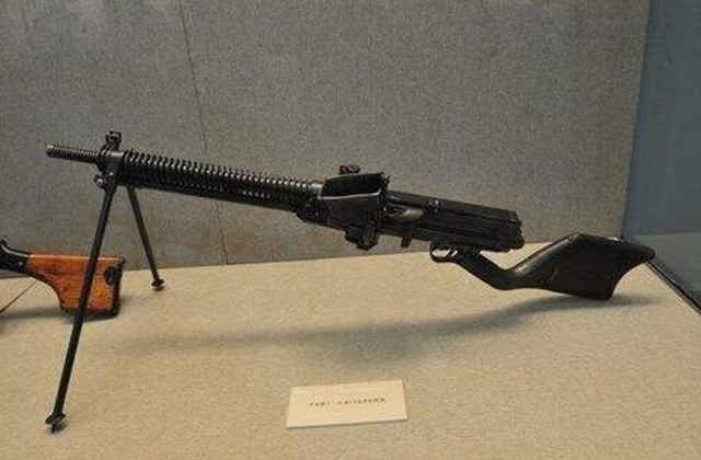 二战最鸡肋的机枪,八路军缴获都不想要,三八大盖都比它管用