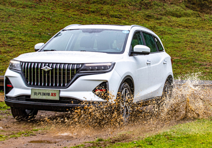 在10万级这一国产品牌suv车型区间还是挺能打的,也彰显了北汽瑞翔的