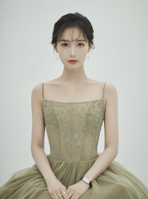 北京舞蹈学院校花 赵丽颖的替身 娱乐圈的当红女神李一桐