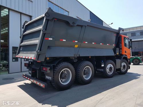 货箱采用了矿运车辆主流的u型设计,最大货物容积可达25m,额定载重