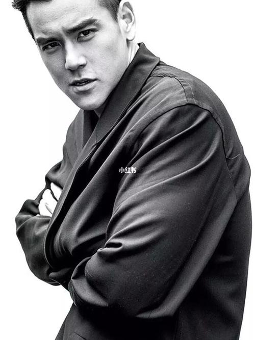 彭于晏专属壁纸_彭于晏_壁纸_彭于晏_娱乐_明星娱乐