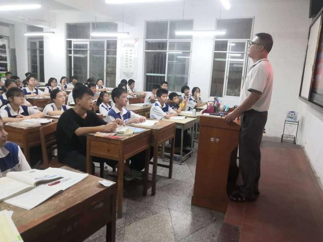梧州市龙圩实验中学欢送轮岗教师