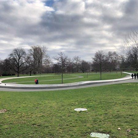 diana princess of wales memorial fountain, london