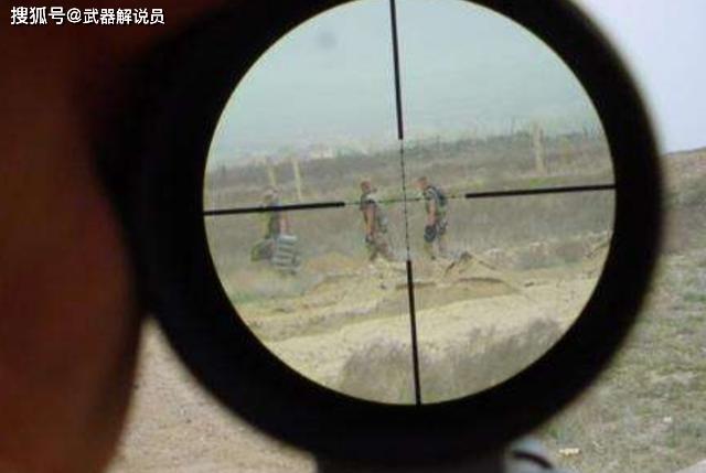 原创为什么狙击枪的狙镜和枪管不在同一高度还能打到狙镜瞄准的地方?