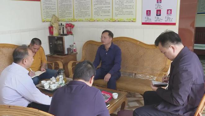 紫金县长邓红卫督查道路交通安全和森林防灭火工作