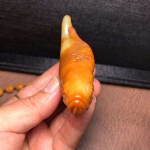 金龙鱼新疆和田玉黄沁籽白玉种独摆件件苏工鱼珠宝半成品