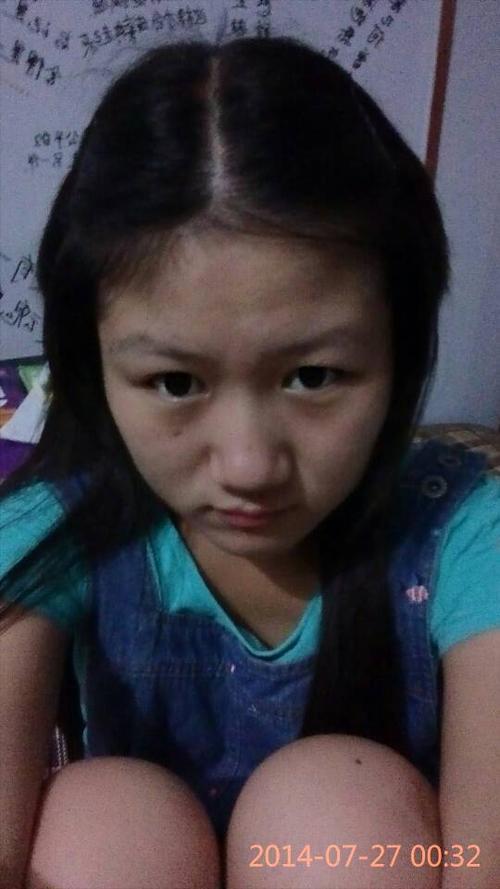 19 2013-03-01 谁有13岁女孩照片啊,要漂亮一点的 4  自恋一下下