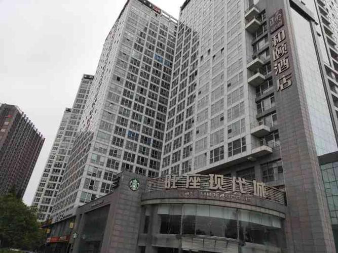 旺座现代城-"这里总得来说远离西安市中心,高新这边.