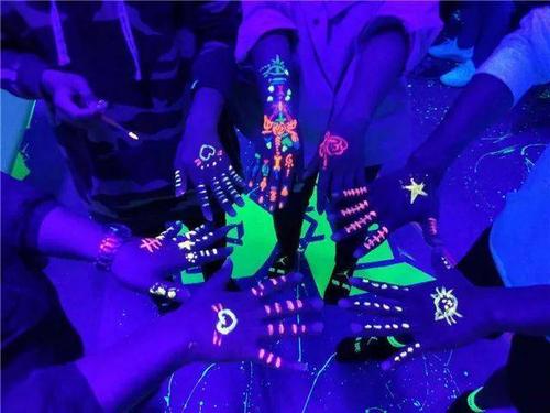 【周末节假日适用】网红蹦床馆夜场票仅39.9元!