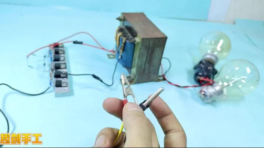 简单制作12v至220v交流电逆变器