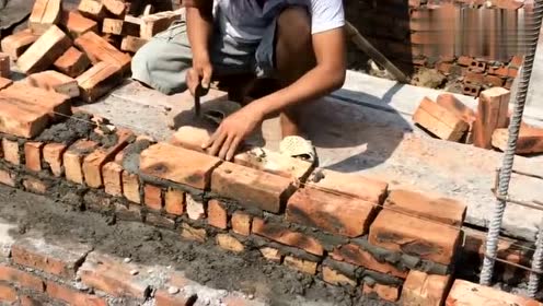 国外农民工是怎样砌二四墙的?这种砌法还是第一次见