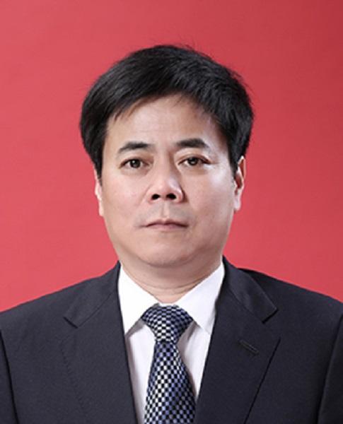 赵振清,男,满族,1965年9月出生,河北宽城人,1984年8月参加工作,1988年