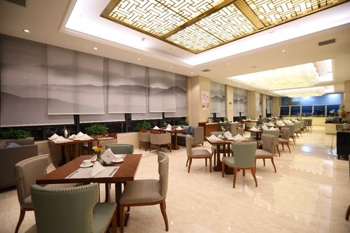 长垣市首家五星级标准建造的宏瑞建国饭店已试营业!