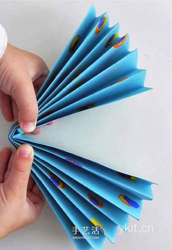 唯美孔雀开屏折纸步骤