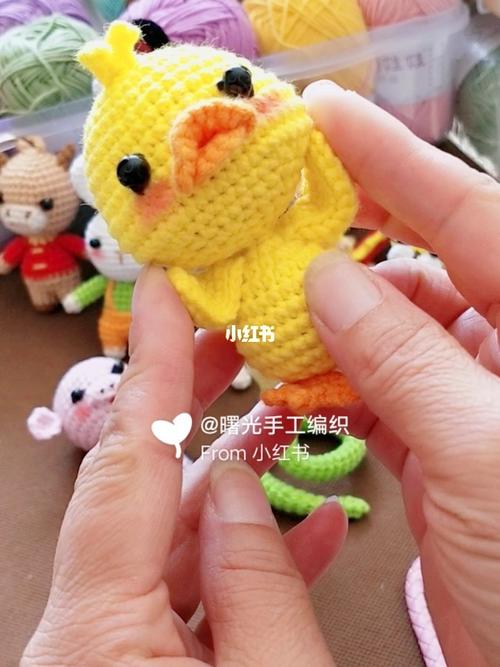 小黄鸭图解:_手工制作_编织_钩织_日记_摆摊_兴趣爱好