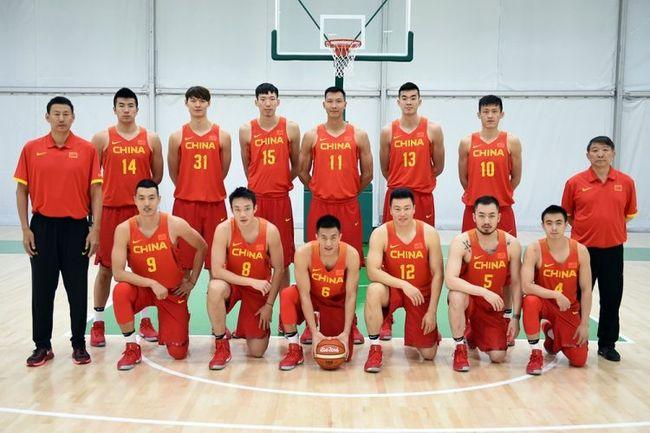 中国男篮全家福