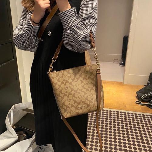 coach蔻驰女士单肩包